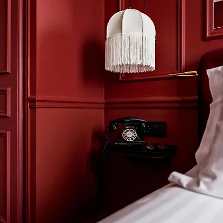 듀케누 에펠 호텔