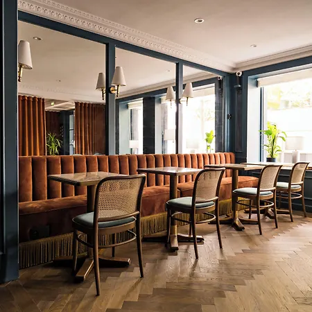 듀케누 에펠 호텔