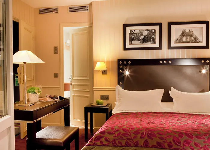 迪尤肯埃菲尔酒店